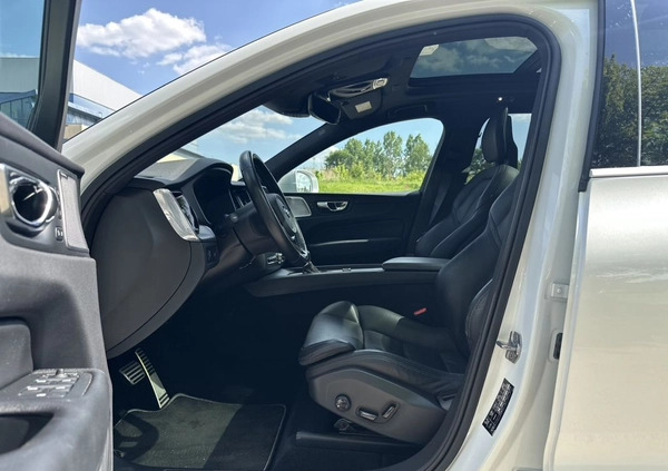 Volvo XC 60 cena 129900 przebieg: 173000, rok produkcji 2018 z Włoszczowa małe 781